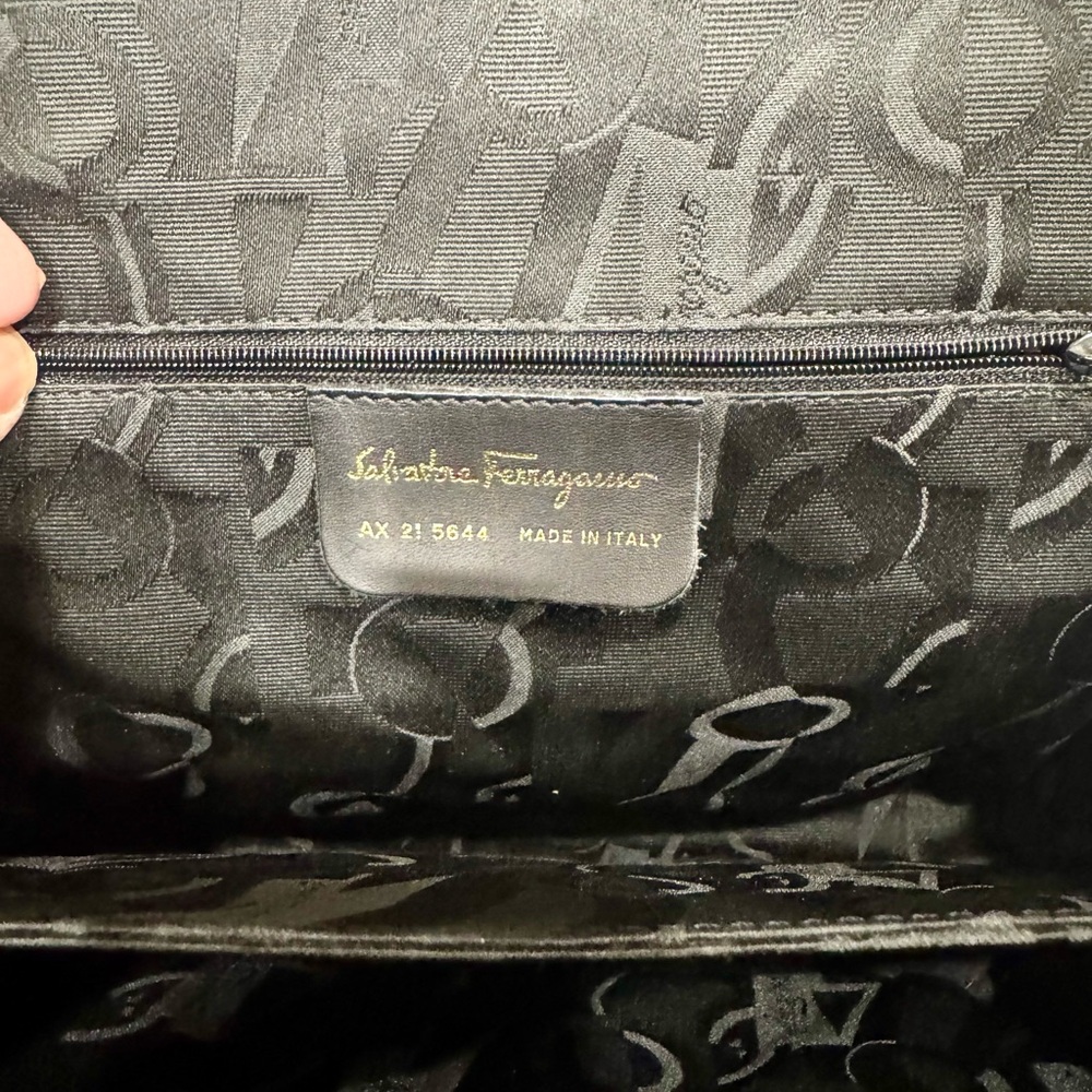 Salvatore Ferragamo Gancini Black Leather Handbag, Shoulder Strap Gold Hardware - Picture 5 of 7